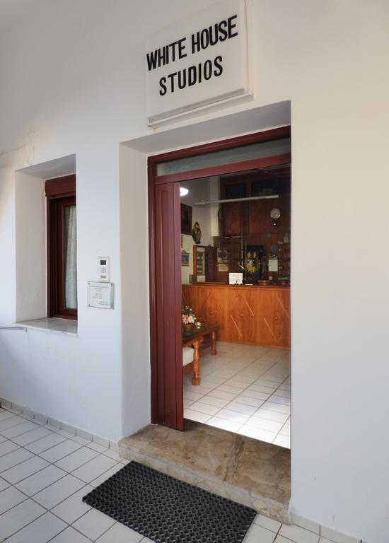 White House Hotel-Apart Karpathos Bagian luar foto
