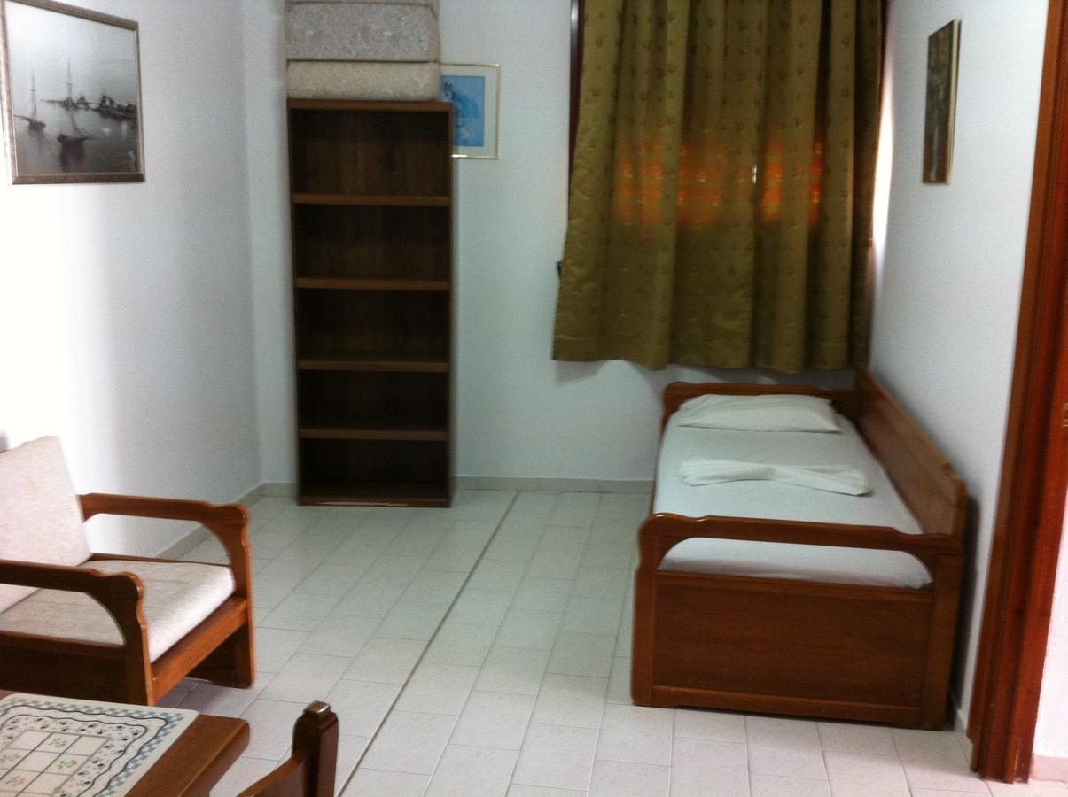 White House Hotel-Apart Karpathos Bagian luar foto